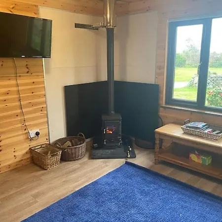 Idyllic Cornish Retreat At Puffin Helston